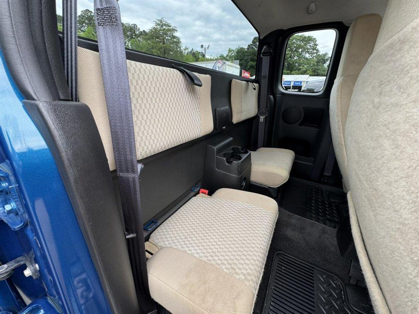 2012 Blue /Grey Chevrolet Colorado (1GCESCF92C8) with an 2.9l I-4 SFI 2.9l engine, Automatic transmission, located at 745 East Steele Rd., West Columbia, SC, 29170, (803) 755-9148, 33.927212, -81.148483 - Photo#20