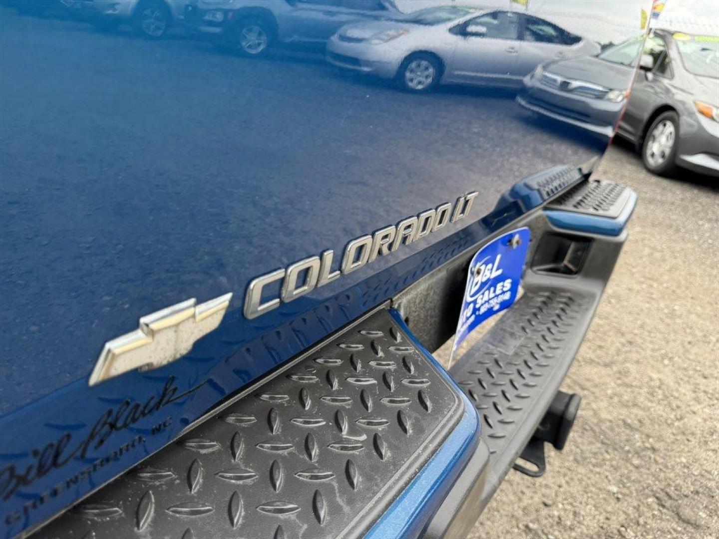 2012 Blue /Grey Chevrolet Colorado (1GCESCF92C8) with an 2.9l I-4 SFI 2.9l engine, Automatic transmission, located at 745 East Steele Rd., West Columbia, SC, 29170, (803) 755-9148, 33.927212, -81.148483 - Photo#24