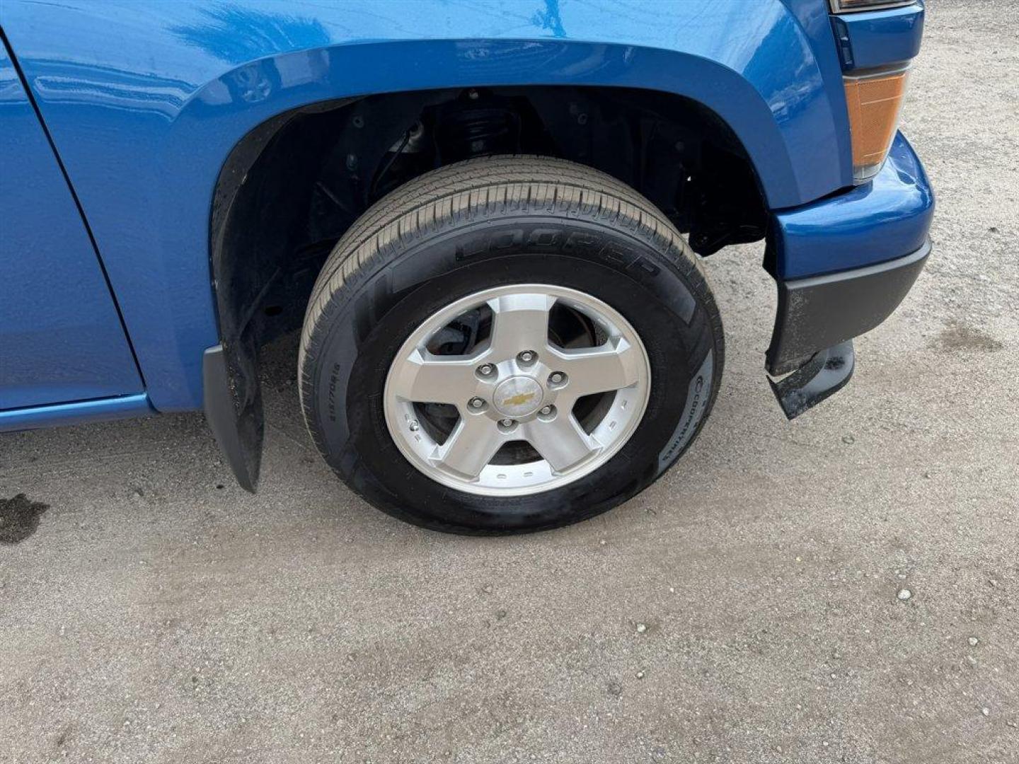 2012 Blue /Grey Chevrolet Colorado (1GCESCF92C8) with an 2.9l I-4 SFI 2.9l engine, Automatic transmission, located at 745 East Steele Rd., West Columbia, SC, 29170, (803) 755-9148, 33.927212, -81.148483 - Photo#25