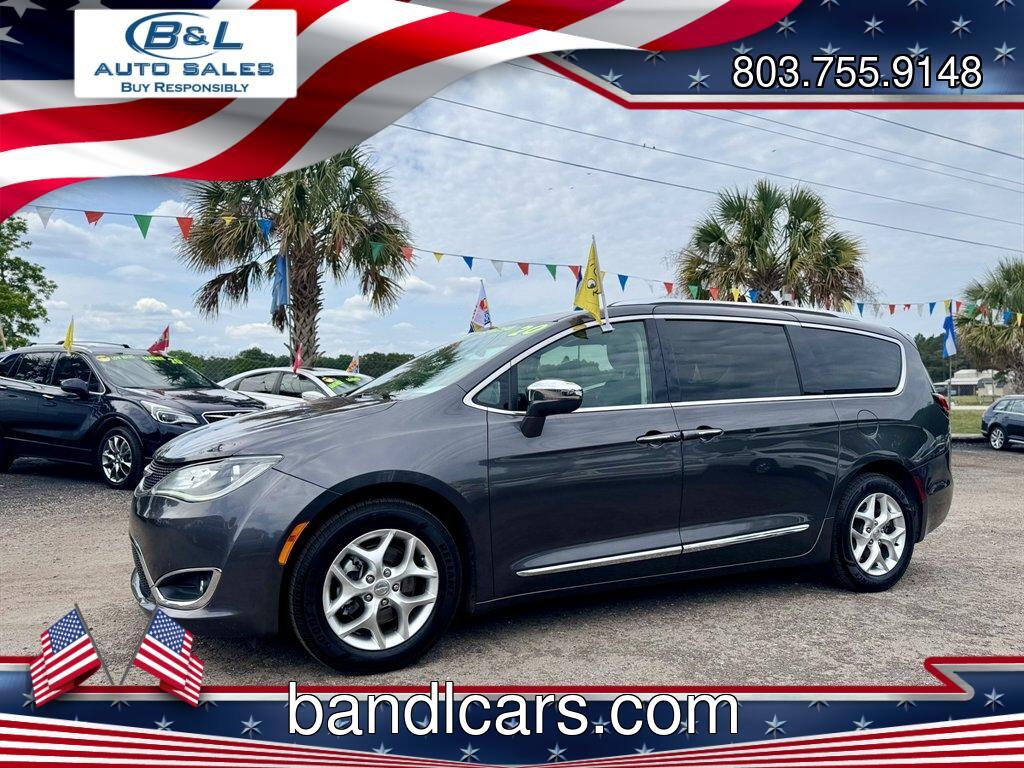 2020 Chrysler Pacifica Limited's photo