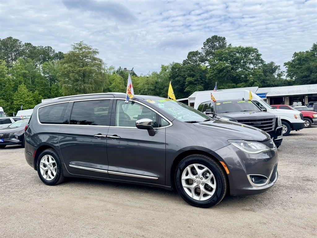 2020 Grey /Black Chrysler Pacifica (2C4RC1GG4LR) with an 3.6l V6 MPI Dohc 3.6l engine, Automatic transmission, located at 745 East Steele Rd., West Columbia, SC, 29170, (803) 755-9148, 33.927212, -81.148483 - Photo#2