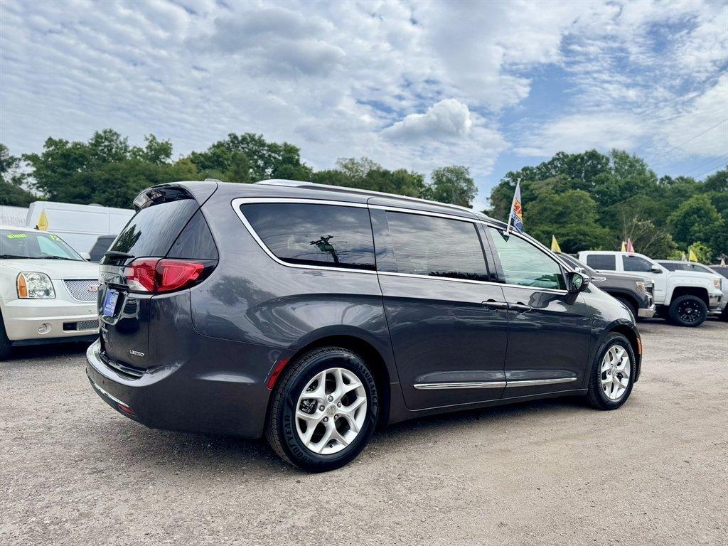 2020 Grey /Black Chrysler Pacifica (2C4RC1GG4LR) with an 3.6l V6 MPI Dohc 3.6l engine, Automatic transmission, located at 745 East Steele Rd., West Columbia, SC, 29170, (803) 755-9148, 33.927212, -81.148483 - Photo#3