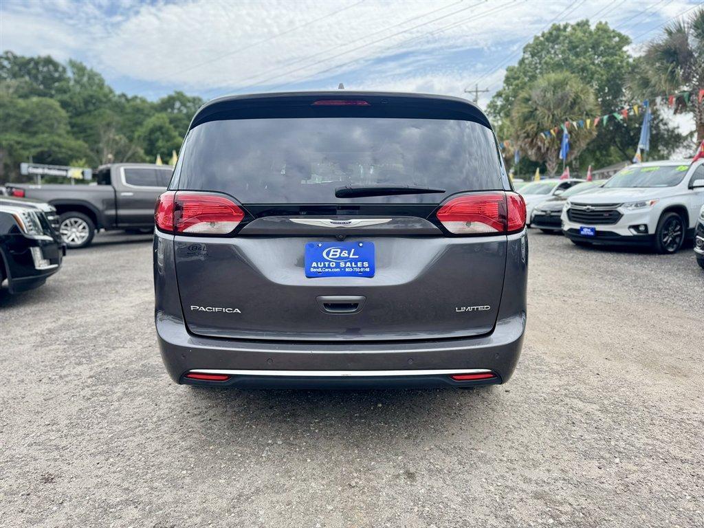 2020 Grey /Black Chrysler Pacifica (2C4RC1GG4LR) with an 3.6l V6 MPI Dohc 3.6l engine, Automatic transmission, located at 745 East Steele Rd., West Columbia, SC, 29170, (803) 755-9148, 33.927212, -81.148483 - Photo#4