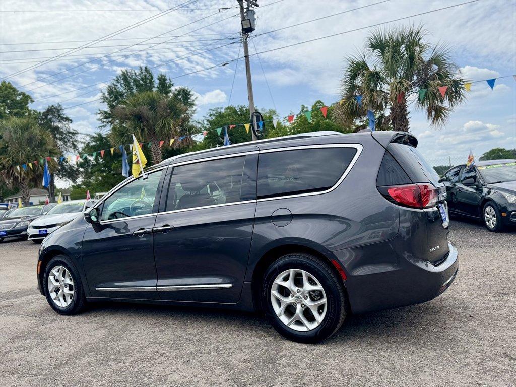 2020 Grey /Black Chrysler Pacifica (2C4RC1GG4LR) with an 3.6l V6 MPI Dohc 3.6l engine, Automatic transmission, located at 745 East Steele Rd., West Columbia, SC, 29170, (803) 755-9148, 33.927212, -81.148483 - Photo#5
