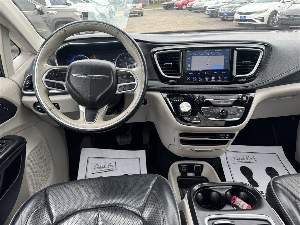 2020 Grey /Black Chrysler Pacifica (2C4RC1GG4LR) with an 3.6l V6 MPI Dohc 3.6l engine, Automatic transmission, located at 745 East Steele Rd., West Columbia, SC, 29170, (803) 755-9148, 33.927212, -81.148483 - Photo#6