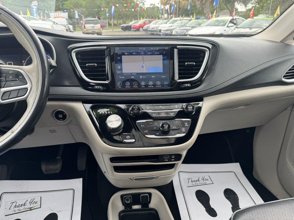 2020 Grey /Black Chrysler Pacifica (2C4RC1GG4LR) with an 3.6l V6 MPI Dohc 3.6l engine, Automatic transmission, located at 745 East Steele Rd., West Columbia, SC, 29170, (803) 755-9148, 33.927212, -81.148483 - Photo#11
