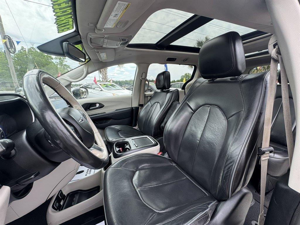 2020 Grey /Black Chrysler Pacifica (2C4RC1GG4LR) with an 3.6l V6 MPI Dohc 3.6l engine, Automatic transmission, located at 745 East Steele Rd., West Columbia, SC, 29170, (803) 755-9148, 33.927212, -81.148483 - Photo#22