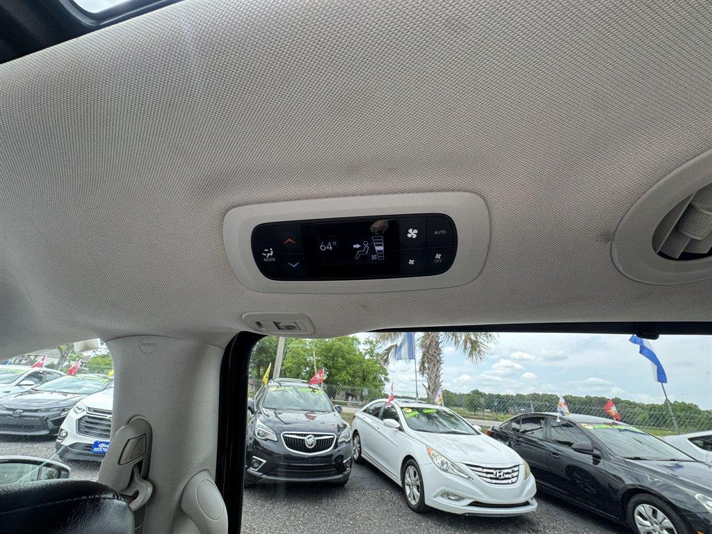 2020 Grey /Black Chrysler Pacifica (2C4RC1GG4LR) with an 3.6l V6 MPI Dohc 3.6l engine, Automatic transmission, located at 745 East Steele Rd., West Columbia, SC, 29170, (803) 755-9148, 33.927212, -81.148483 - Photo#25