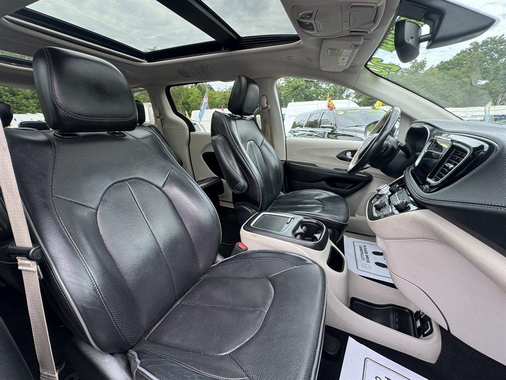 2020 Grey /Black Chrysler Pacifica (2C4RC1GG4LR) with an 3.6l V6 MPI Dohc 3.6l engine, Automatic transmission, located at 745 East Steele Rd., West Columbia, SC, 29170, (803) 755-9148, 33.927212, -81.148483 - Photo#28