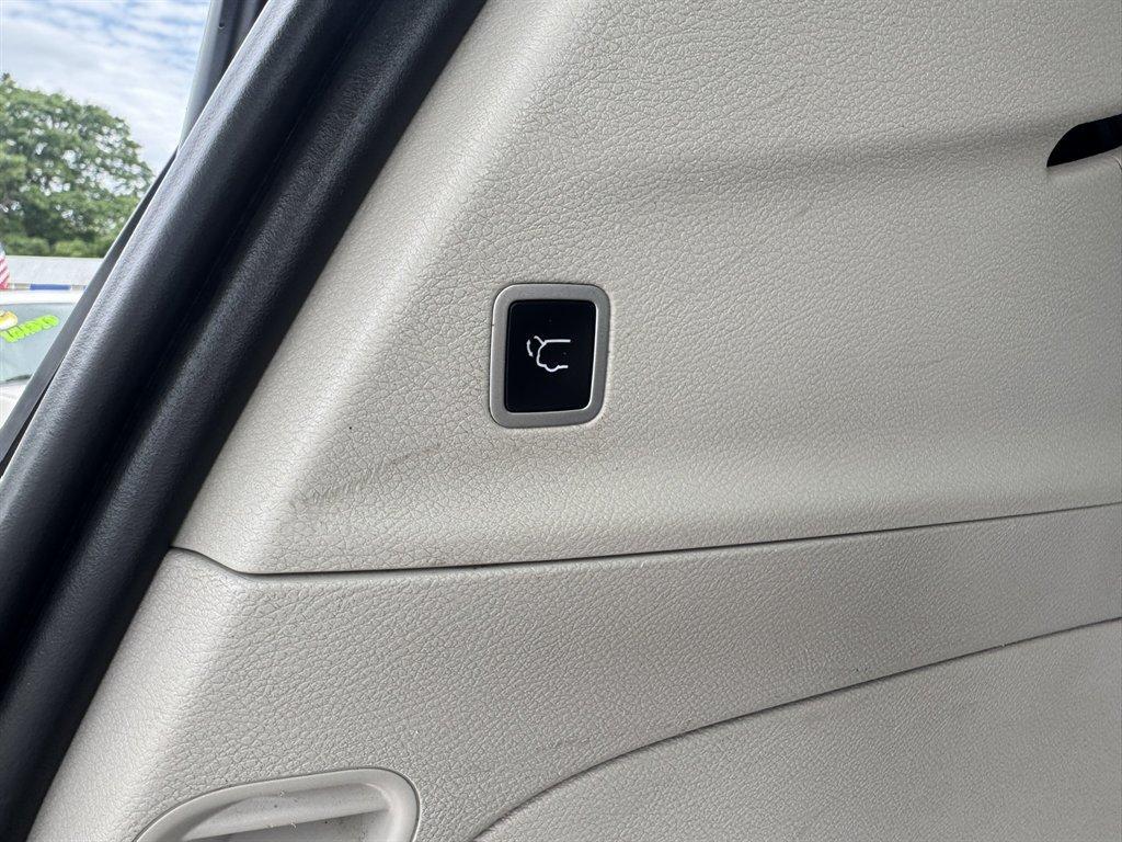 2020 Grey /Black Chrysler Pacifica (2C4RC1GG4LR) with an 3.6l V6 MPI Dohc 3.6l engine, Automatic transmission, located at 745 East Steele Rd., West Columbia, SC, 29170, (803) 755-9148, 33.927212, -81.148483 - Photo#32