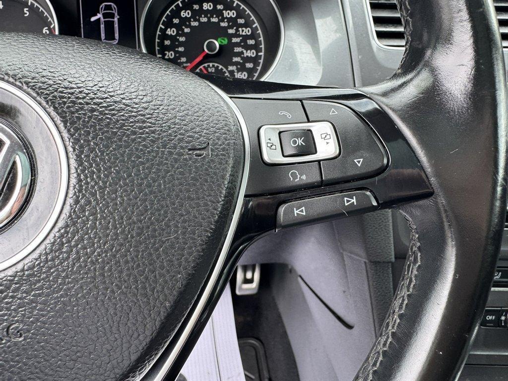 2017 Blue /Black Volkswagen Golf Alltrack (3VWH17AU2HM) with an 1.8l I-4 DI Dohc T/C 1.8l engine, Automatic transmission, located at 745 East Steele Rd., West Columbia, SC, 29170, (803) 755-9148, 33.927212, -81.148483 - Photo#9