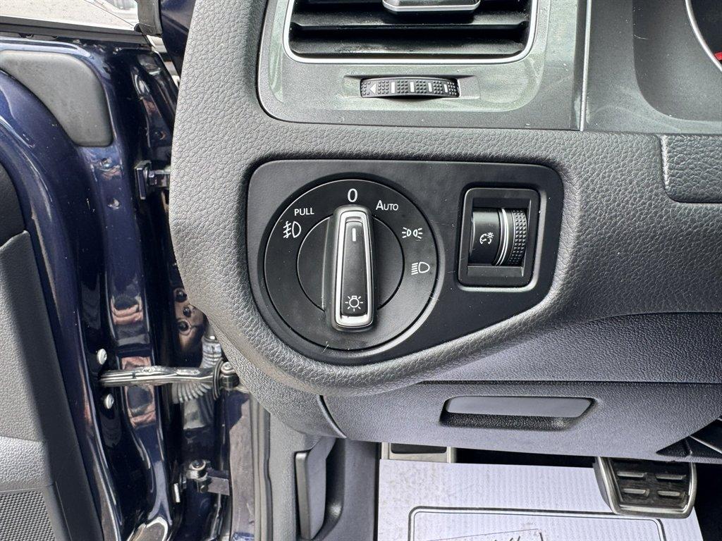 2017 Blue /Black Volkswagen Golf Alltrack (3VWH17AU2HM) with an 1.8l I-4 DI Dohc T/C 1.8l engine, Automatic transmission, located at 745 East Steele Rd., West Columbia, SC, 29170, (803) 755-9148, 33.927212, -81.148483 - Photo#19