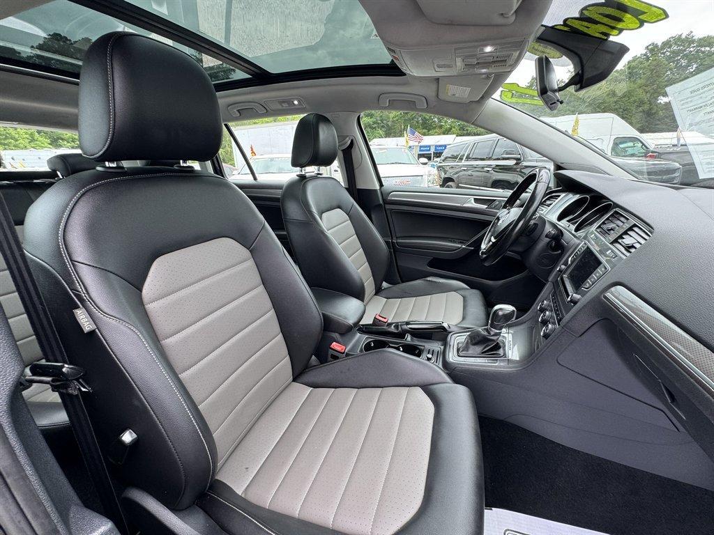 2017 Blue /Black Volkswagen Golf Alltrack (3VWH17AU2HM) with an 1.8l I-4 DI Dohc T/C 1.8l engine, Automatic transmission, located at 745 East Steele Rd., West Columbia, SC, 29170, (803) 755-9148, 33.927212, -81.148483 - Photo#29