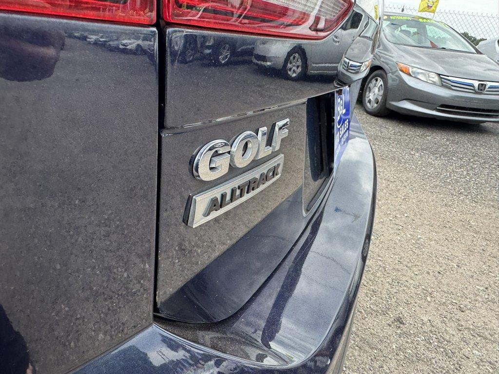 2017 Blue /Black Volkswagen Golf Alltrack (3VWH17AU2HM) with an 1.8l I-4 DI Dohc T/C 1.8l engine, Automatic transmission, located at 745 East Steele Rd., West Columbia, SC, 29170, (803) 755-9148, 33.927212, -81.148483 - Photo#31