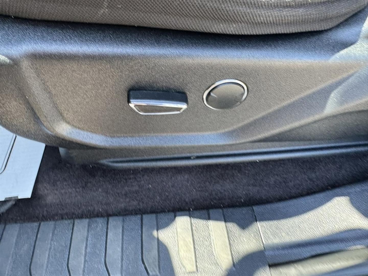 2016 Black /Black Ford F150 (1FTEW1CPXGF) with an 2.7l V6 DI T/C Ecoboost 2 engine, Automatic transmission, located at 745 East Steele Rd., West Columbia, SC, 29170, (803) 755-9148, 33.927212, -81.148483- Photo#19