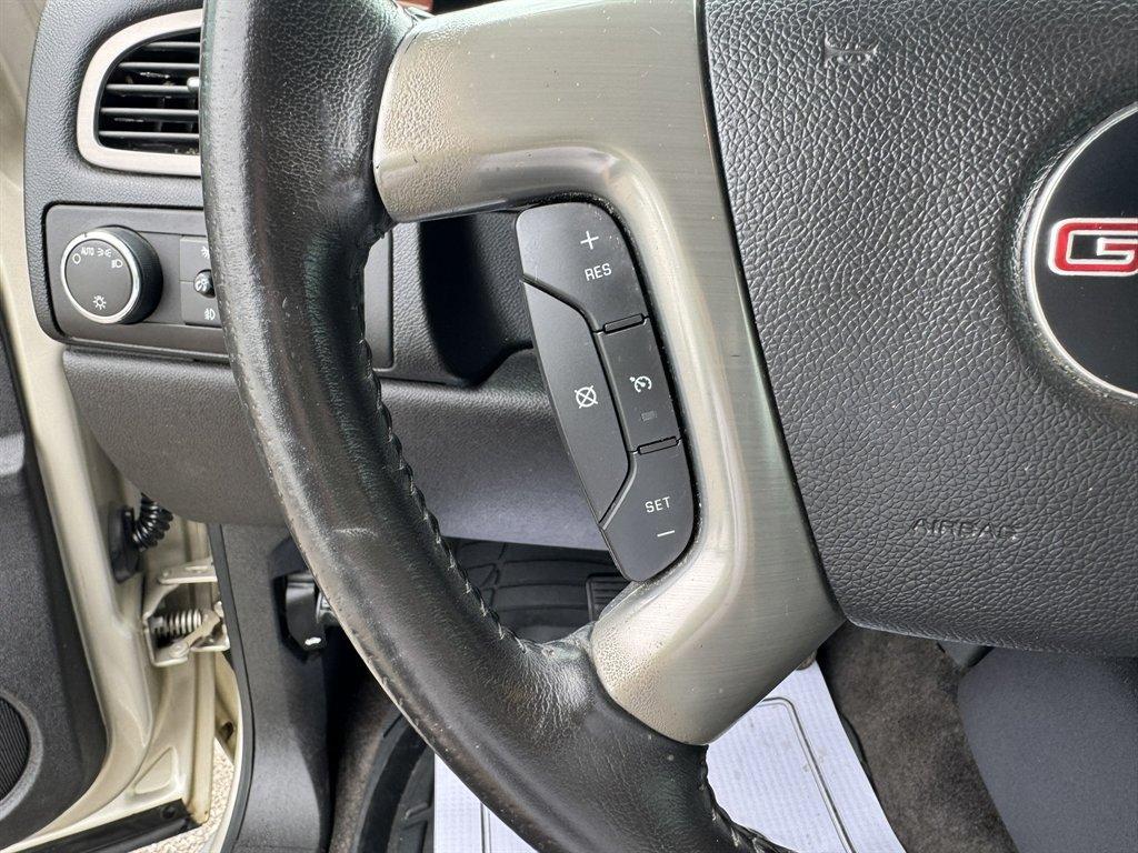 2013 Gold /Black GMC Yukon (1GKS1CE06DR) with an 5.3l V8 SFI Flex 5.3l engine, Automatic transmission, located at 745 East Steele Rd., West Columbia, SC, 29170, (803) 755-9148, 33.927212, -81.148483 - Photo#8