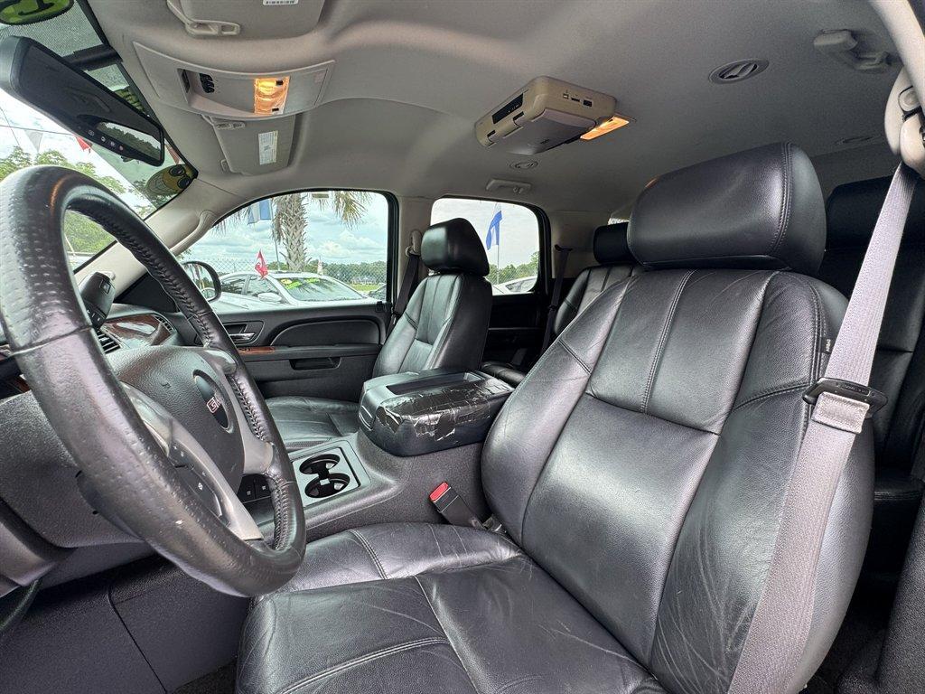 2013 Gold /Black GMC Yukon (1GKS1CE06DR) with an 5.3l V8 SFI Flex 5.3l engine, Automatic transmission, located at 745 East Steele Rd., West Columbia, SC, 29170, (803) 755-9148, 33.927212, -81.148483 - Photo#18