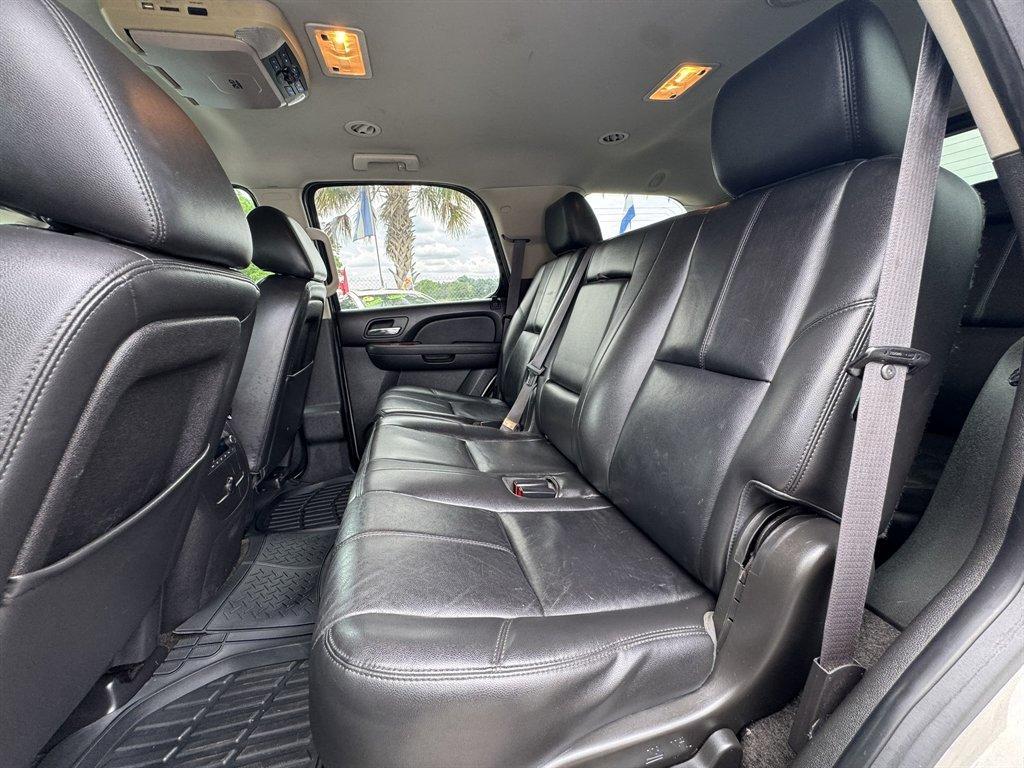 2013 Gold /Black GMC Yukon (1GKS1CE06DR) with an 5.3l V8 SFI Flex 5.3l engine, Automatic transmission, located at 745 East Steele Rd., West Columbia, SC, 29170, (803) 755-9148, 33.927212, -81.148483 - Photo#21