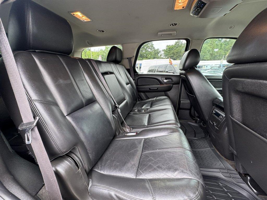 2013 Gold /Black GMC Yukon (1GKS1CE06DR) with an 5.3l V8 SFI Flex 5.3l engine, Automatic transmission, located at 745 East Steele Rd., West Columbia, SC, 29170, (803) 755-9148, 33.927212, -81.148483 - Photo#25