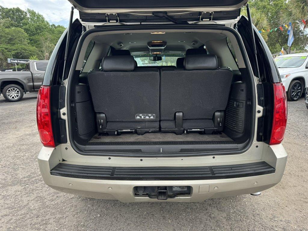 2013 Gold /Black GMC Yukon (1GKS1CE06DR) with an 5.3l V8 SFI Flex 5.3l engine, Automatic transmission, located at 745 East Steele Rd., West Columbia, SC, 29170, (803) 755-9148, 33.927212, -81.148483 - Photo#28