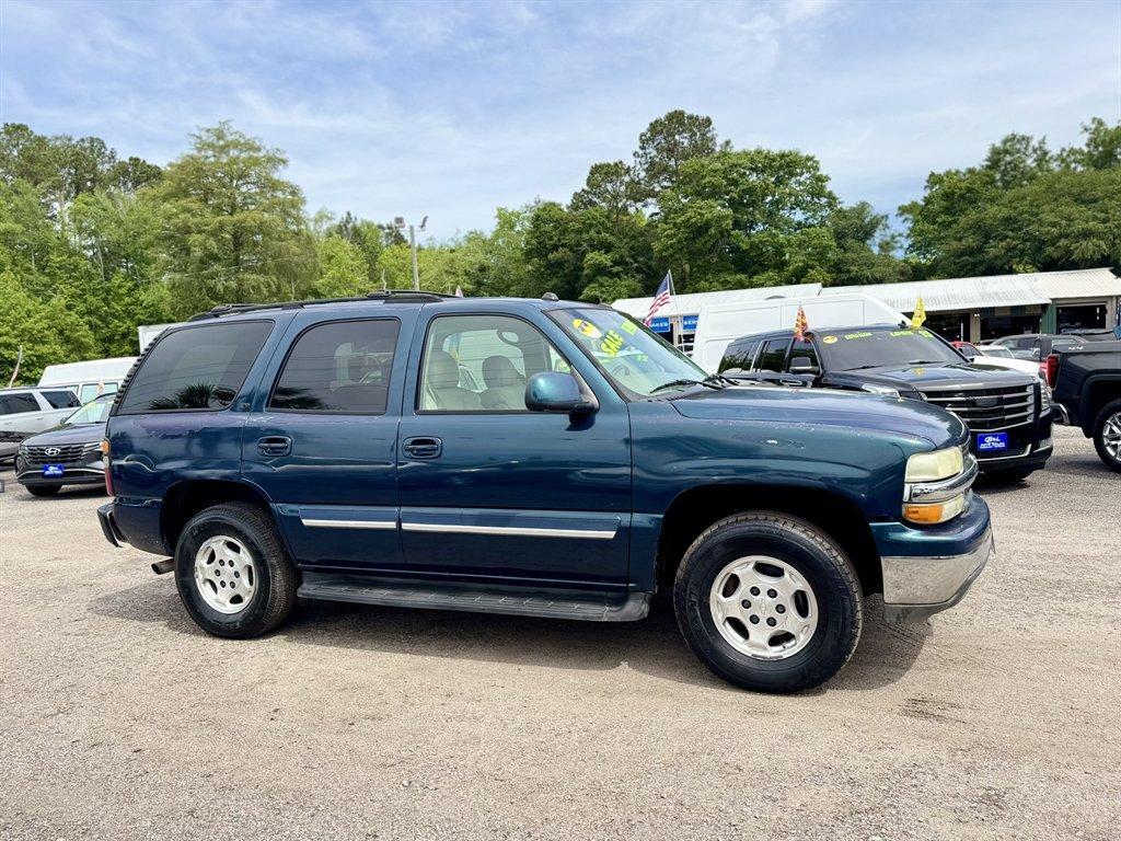 2005 Blue /Taupe Chevrolet Tahoe (1GNEC13T95R) with an 5.3l V8 SFI OHV 5.3l engine, Auto transmission, located at 745 East Steele Rd., West Columbia, SC, 29170, (803) 755-9148, 33.927212, -81.148483- Photo#2