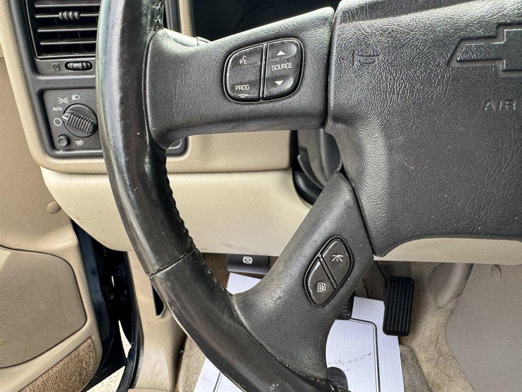 2005 Blue /Taupe Chevrolet Tahoe (1GNEC13T95R) with an 5.3l V8 SFI OHV 5.3l engine, Auto transmission, located at 745 East Steele Rd., West Columbia, SC, 29170, (803) 755-9148, 33.927212, -81.148483- Photo#8