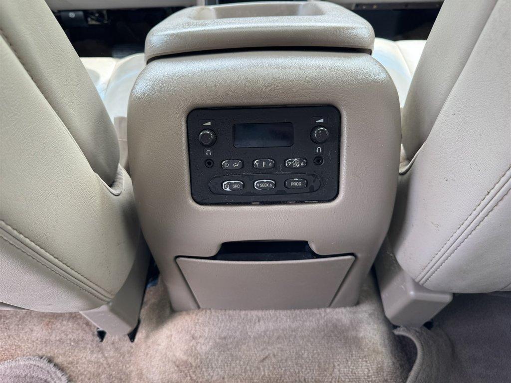 2005 Blue /Taupe Chevrolet Tahoe (1GNEC13T95R) with an 5.3l V8 SFI OHV 5.3l engine, Auto transmission, located at 745 East Steele Rd., West Columbia, SC, 29170, (803) 755-9148, 33.927212, -81.148483- Photo#22