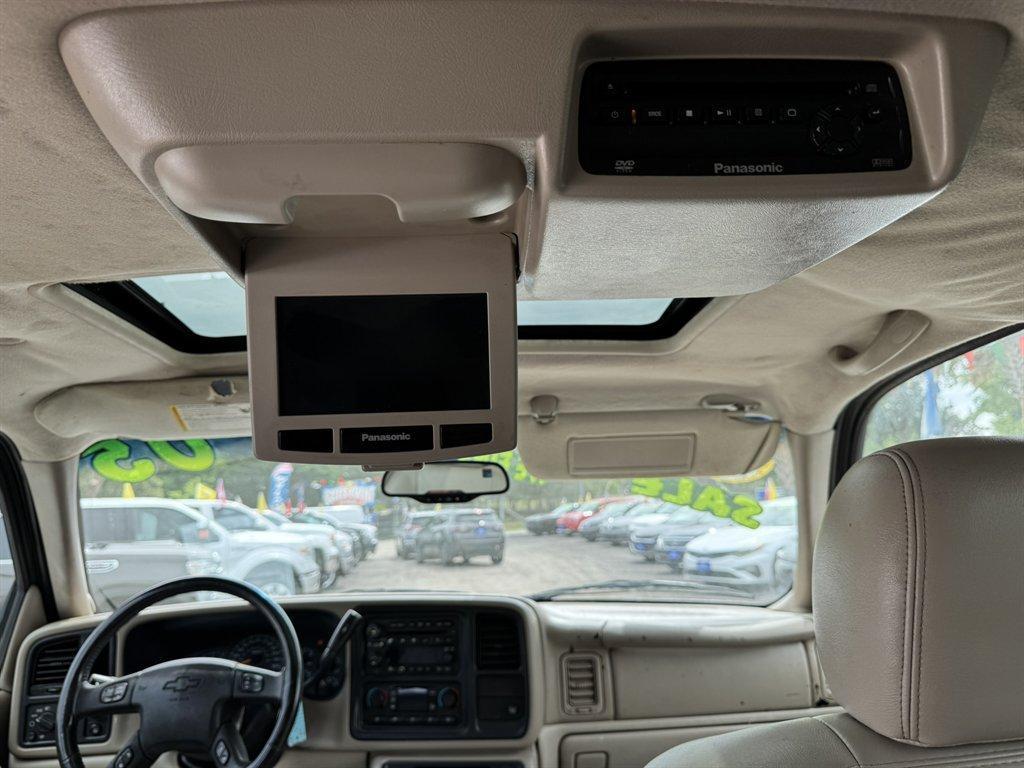2005 Blue /Taupe Chevrolet Tahoe (1GNEC13T95R) with an 5.3l V8 SFI OHV 5.3l engine, Auto transmission, located at 745 East Steele Rd., West Columbia, SC, 29170, (803) 755-9148, 33.927212, -81.148483- Photo#23