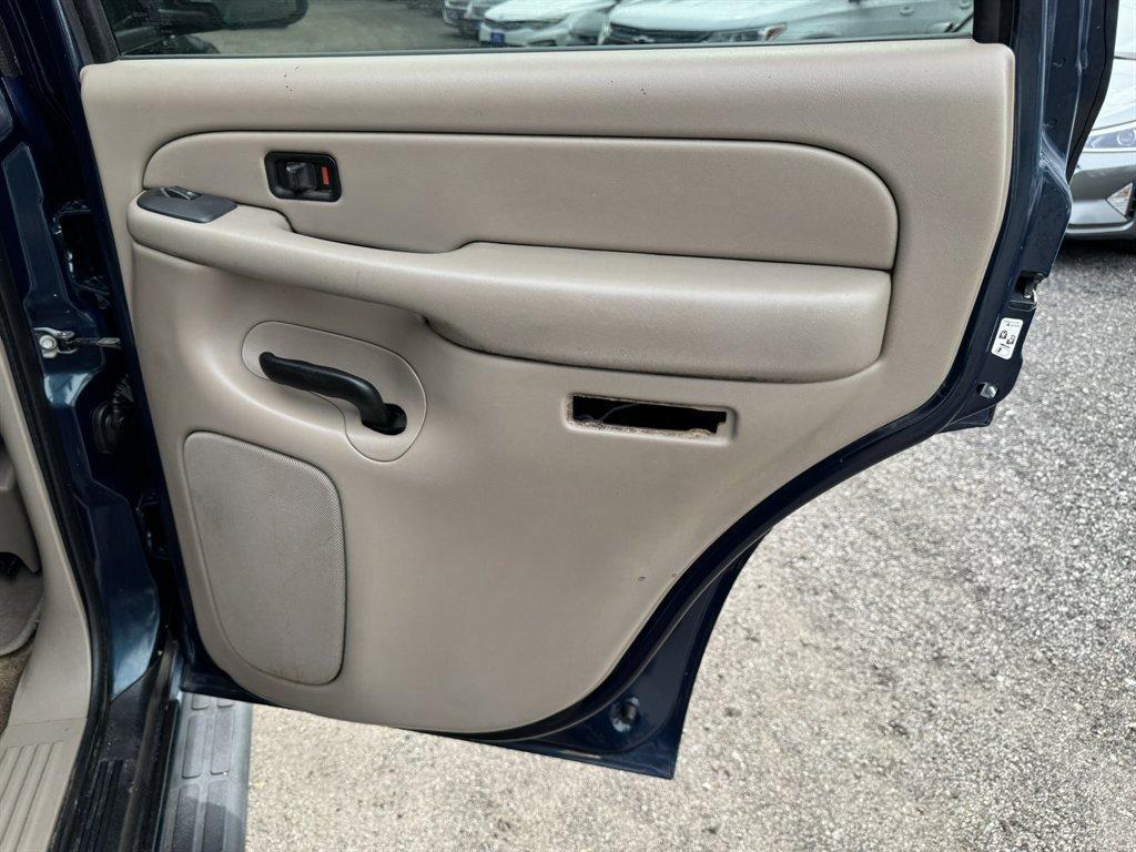 2005 Blue /Taupe Chevrolet Tahoe (1GNEC13T95R) with an 5.3l V8 SFI OHV 5.3l engine, Auto transmission, located at 745 East Steele Rd., West Columbia, SC, 29170, (803) 755-9148, 33.927212, -81.148483- Photo#24