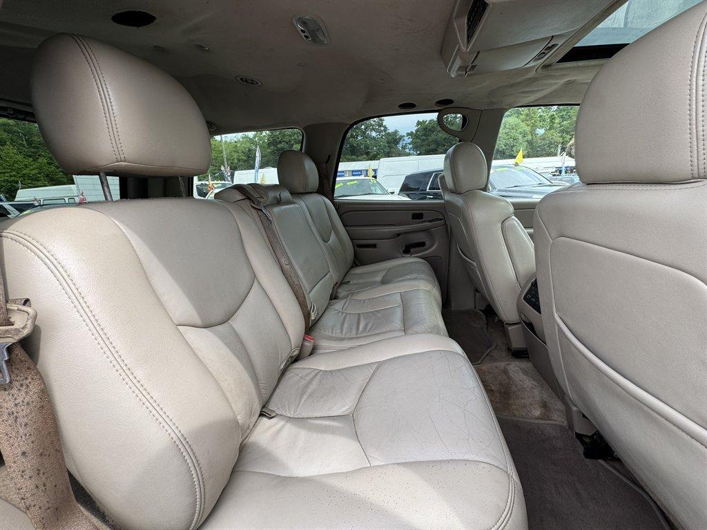 2005 Blue /Taupe Chevrolet Tahoe (1GNEC13T95R) with an 5.3l V8 SFI OHV 5.3l engine, Auto transmission, located at 745 East Steele Rd., West Columbia, SC, 29170, (803) 755-9148, 33.927212, -81.148483- Photo#25