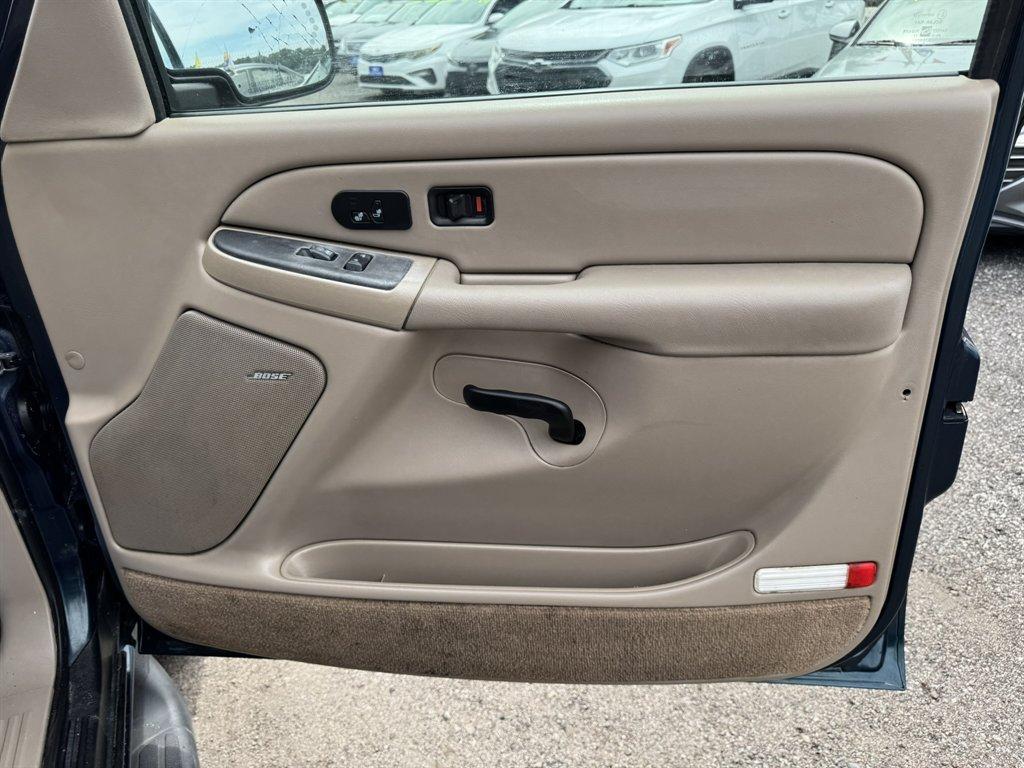 2005 Blue /Taupe Chevrolet Tahoe (1GNEC13T95R) with an 5.3l V8 SFI OHV 5.3l engine, Auto transmission, located at 745 East Steele Rd., West Columbia, SC, 29170, (803) 755-9148, 33.927212, -81.148483- Photo#26