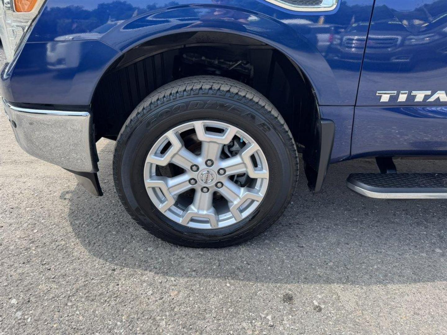 2016 Blue /Black Nissan Titan XD (1N6BA1F23GN) with an 5.0l V8 DI Dohc Tdsl 5.0l engine, Automatic transmission, located at 745 East Steele Rd., West Columbia, SC, 29170, (803) 755-9148, 33.927212, -81.148483- Photo#34