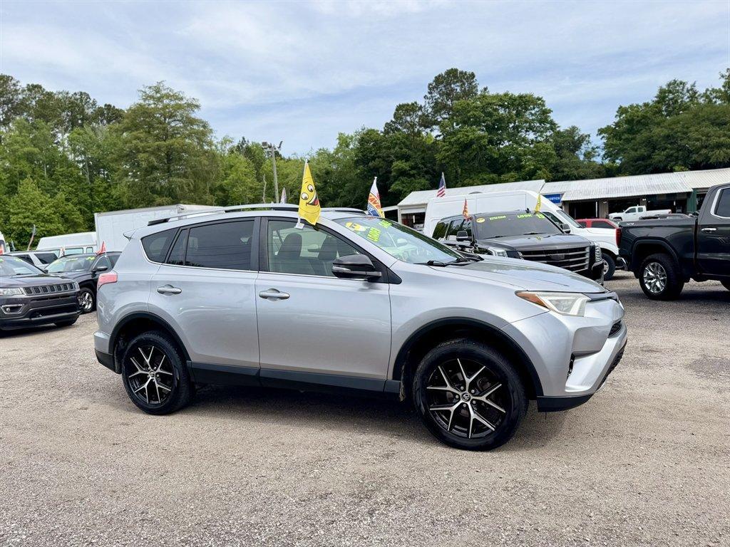 2018 Silver /Black Toyota RAV4 (JTMJFREV8JJ) with an 2.5l I-4 DI Dohc 2.5l engine, Automatic transmission, located at 745 East Steele Rd., West Columbia, SC, 29170, (803) 755-9148, 33.927212, -81.148483 - Photo#2