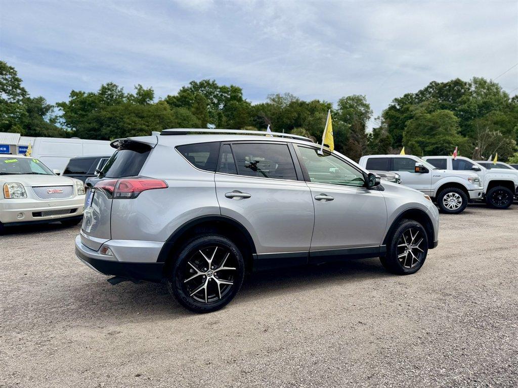 2018 Silver /Black Toyota RAV4 (JTMJFREV8JJ) with an 2.5l I-4 DI Dohc 2.5l engine, Automatic transmission, located at 745 East Steele Rd., West Columbia, SC, 29170, (803) 755-9148, 33.927212, -81.148483 - Photo#3