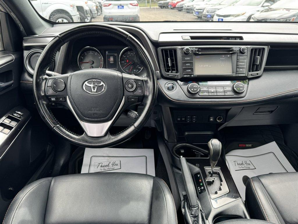 2018 Silver /Black Toyota RAV4 (JTMJFREV8JJ) with an 2.5l I-4 DI Dohc 2.5l engine, Automatic transmission, located at 745 East Steele Rd., West Columbia, SC, 29170, (803) 755-9148, 33.927212, -81.148483 - Photo#6