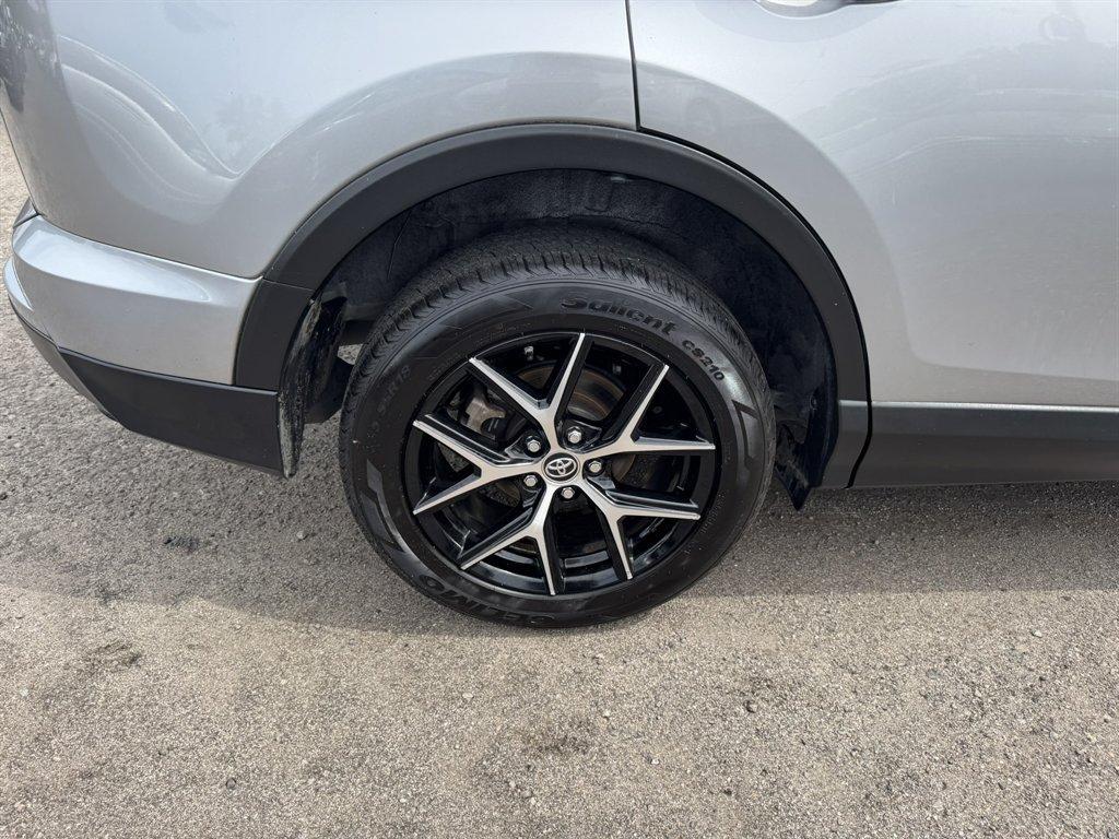 2018 Silver /Black Toyota RAV4 (JTMJFREV8JJ) with an 2.5l I-4 DI Dohc 2.5l engine, Automatic transmission, located at 745 East Steele Rd., West Columbia, SC, 29170, (803) 755-9148, 33.927212, -81.148483 - Photo#31