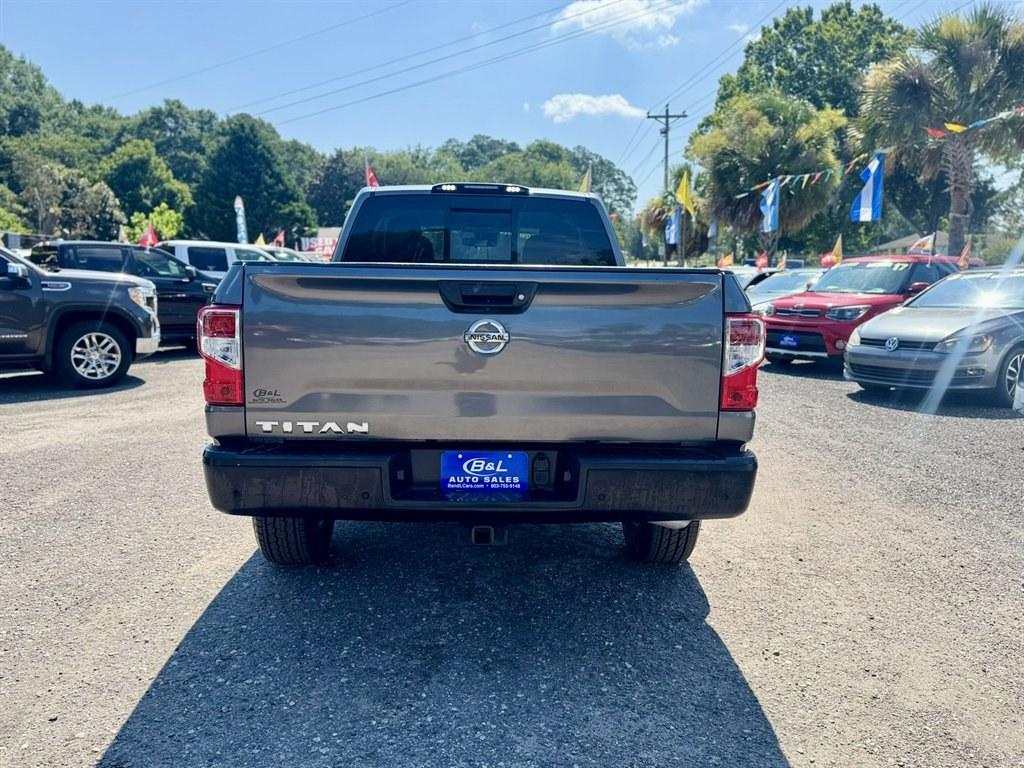2021 Grey /Ivory Nissan Titan (1N6AA1CE2MN) with an 5.6l V8 DI Dohc 5.6l engine, Automatic transmission, located at 745 East Steele Rd., West Columbia, SC, 29170, (803) 755-9148, 33.927212, -81.148483- Photo#4