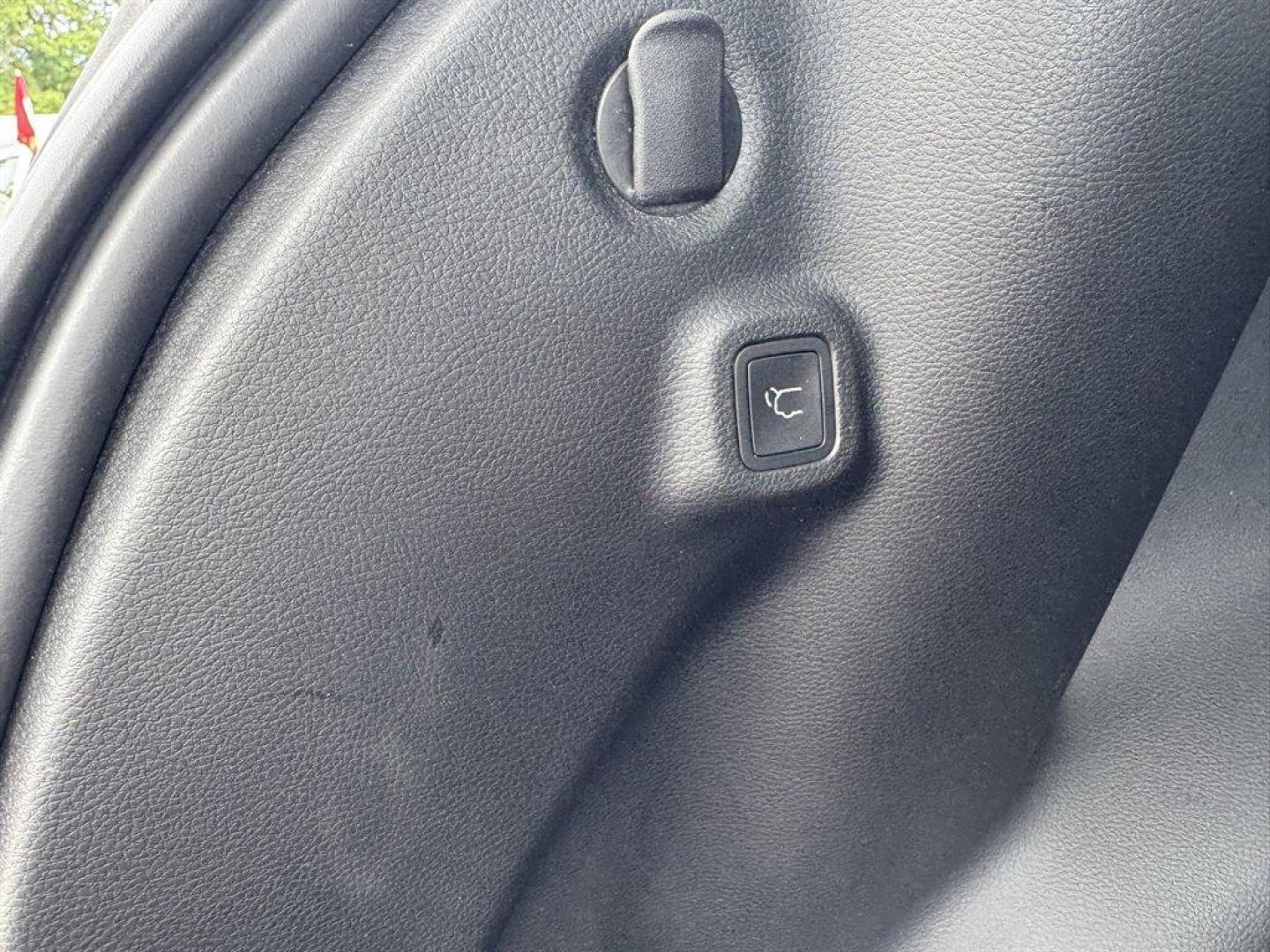 2021 Grey /Black Jeep Compass (3C4NJCEB0MT) with an 2.4l I-4 MPI Sohc 2.4l engine, Automatic transmission, located at 745 East Steele Rd., West Columbia, SC, 29170, (803) 755-9148, 33.927212, -81.148483 - Photo#30