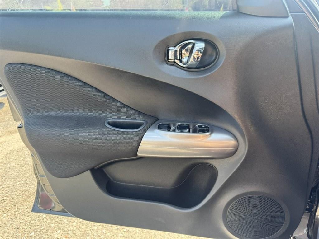2012 Black /Black Nissan Juke (JN8AF5MR2CT) with an 1.6l I-4 DI Dohc T/C 1.6l engine, Automatic transmission, located at 745 East Steele Rd., West Columbia, SC, 29170, (803) 755-9148, 33.927212, -81.148483- Photo#18