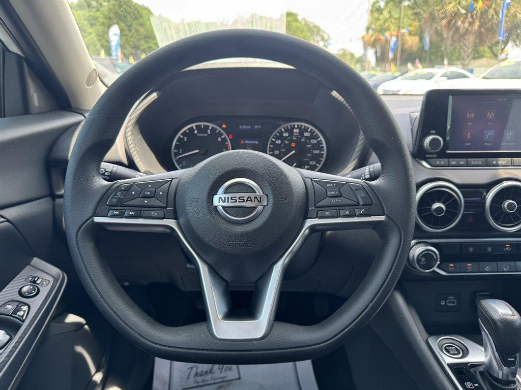 2022 White /Black Nissan Sentra (3N1AB8BV7NY) with an 2.0l I-4 DI Dohc 2.0l engine, Automatic transmission, located at 745 East Steele Rd., West Columbia, SC, 29170, (803) 755-9148, 33.927212, -81.148483 - Photo#7