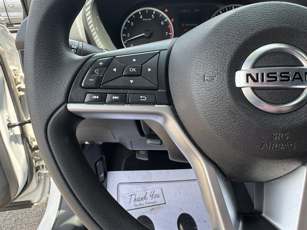2022 White /Black Nissan Sentra (3N1AB8BV7NY) with an 2.0l I-4 DI Dohc 2.0l engine, Automatic transmission, located at 745 East Steele Rd., West Columbia, SC, 29170, (803) 755-9148, 33.927212, -81.148483 - Photo#8