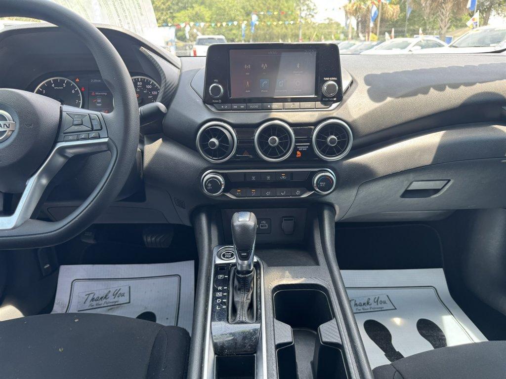 2022 White /Black Nissan Sentra (3N1AB8BV7NY) with an 2.0l I-4 DI Dohc 2.0l engine, Automatic transmission, located at 745 East Steele Rd., West Columbia, SC, 29170, (803) 755-9148, 33.927212, -81.148483 - Photo#11