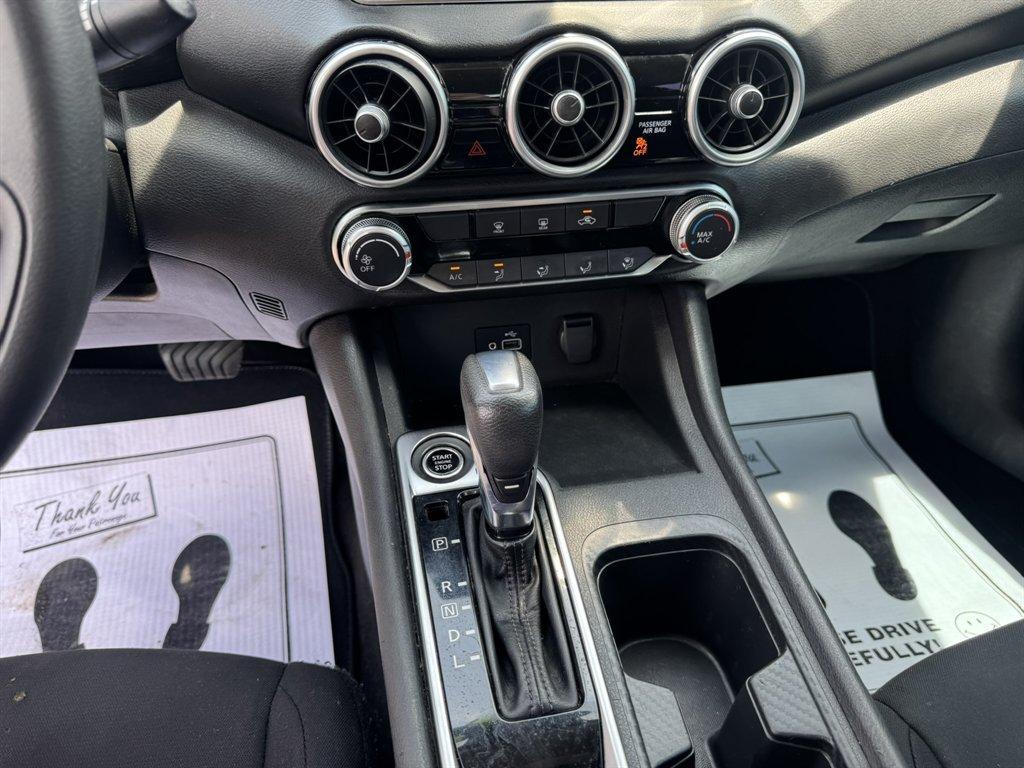 2022 White /Black Nissan Sentra (3N1AB8BV7NY) with an 2.0l I-4 DI Dohc 2.0l engine, Automatic transmission, located at 745 East Steele Rd., West Columbia, SC, 29170, (803) 755-9148, 33.927212, -81.148483 - Photo#14