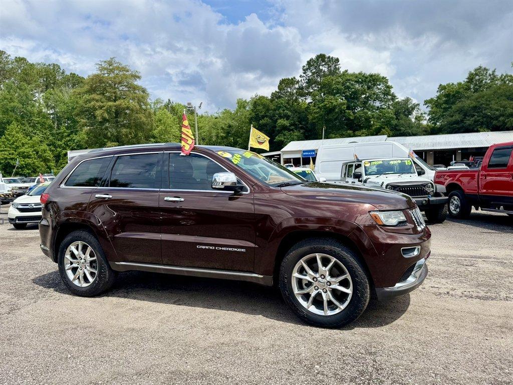 2014 Brown /Brown Jeep Grand Cherokee (1C4RJFJT4EC) with an 5.7l V8 MPI Hemi 5.7l engine, Automatic transmission, located at 745 East Steele Rd., West Columbia, SC, 29170, (803) 755-9148, 33.927212, -81.148483 - Photo#2