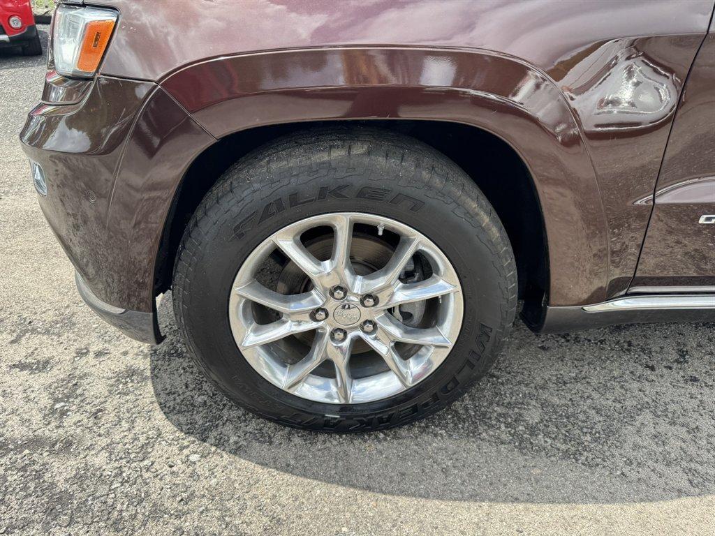 2014 Brown /Brown Jeep Grand Cherokee (1C4RJFJT4EC) with an 5.7l V8 MPI Hemi 5.7l engine, Automatic transmission, located at 745 East Steele Rd., West Columbia, SC, 29170, (803) 755-9148, 33.927212, -81.148483 - Photo#38