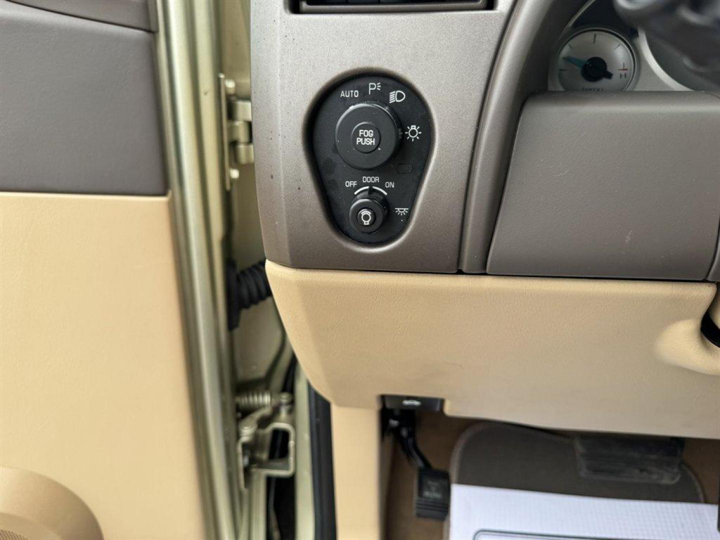 2003 Gold /Taupe Buick Rendezvous (3G5DA03E83S) with an 3.4l V6 MFI 3.4l engine, Automatic transmission, located at 745 East Steele Rd., West Columbia, SC, 29170, (803) 755-9148, 33.927212, -81.148483- Photo#12