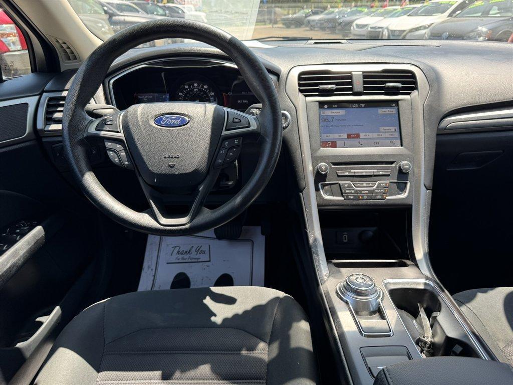 2017 Grey /Black Ford Fusion (3FA6P0HDXHR) with an 1.5l I-4 DI Dohc Ecoboost engine, Automatic transmission, located at 745 East Steele Rd., West Columbia, SC, 29170, (803) 755-9148, 33.927212, -81.148483 - Photo#6