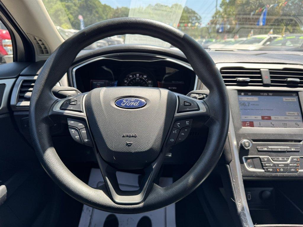 2017 Grey /Black Ford Fusion (3FA6P0HDXHR) with an 1.5l I-4 DI Dohc Ecoboost engine, Automatic transmission, located at 745 East Steele Rd., West Columbia, SC, 29170, (803) 755-9148, 33.927212, -81.148483 - Photo#7