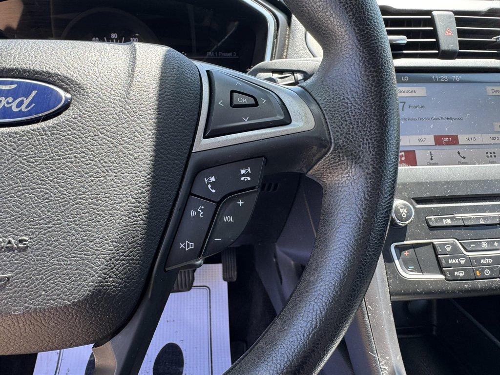 2017 Grey /Black Ford Fusion (3FA6P0HDXHR) with an 1.5l I-4 DI Dohc Ecoboost engine, Automatic transmission, located at 745 East Steele Rd., West Columbia, SC, 29170, (803) 755-9148, 33.927212, -81.148483 - Photo#9