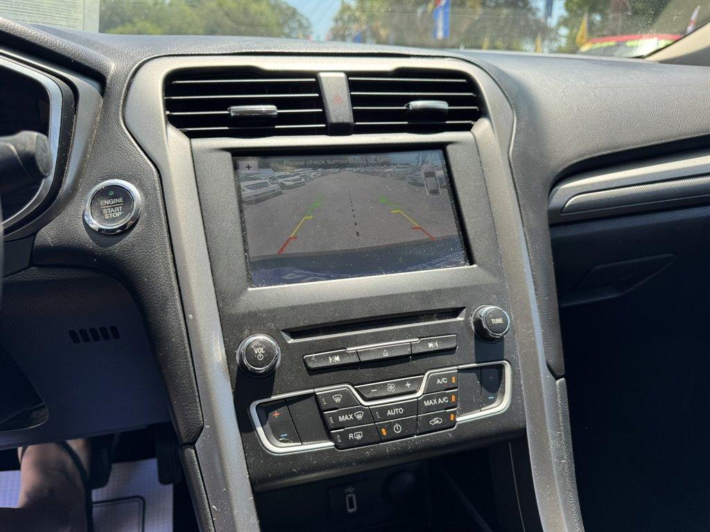 2017 Grey /Black Ford Fusion (3FA6P0HDXHR) with an 1.5l I-4 DI Dohc Ecoboost engine, Automatic transmission, located at 745 East Steele Rd., West Columbia, SC, 29170, (803) 755-9148, 33.927212, -81.148483 - Photo#12